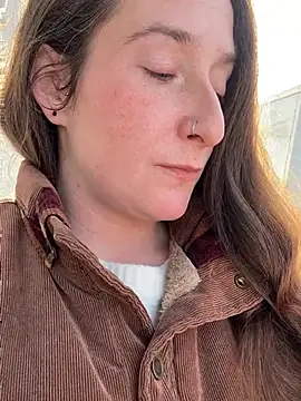 Mini And The Bear online show from 04/19/26, 01:10