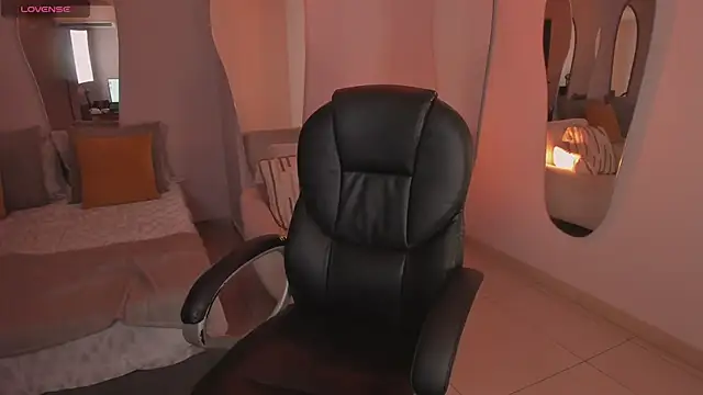 NaomiSainz online show from 02/02/25, 12:24