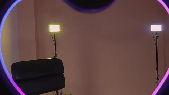 NaomiSainz online show from 03/11/25, 06:52