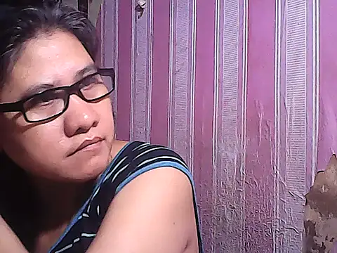 sweetsosie18 online show from 10/16/25, 11:39