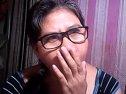 sweetsosie18 online show from 11/27/25, 05:42