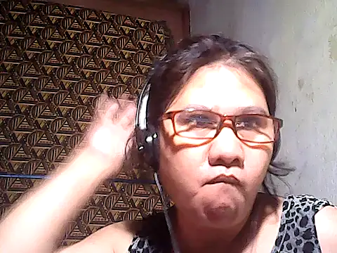 sweetsosie18 online show from 02/04/26, 07:58