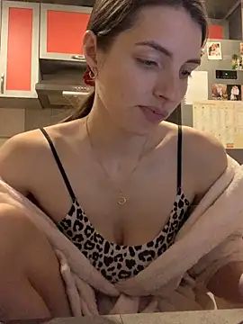 SeducingYoghourt online show from 12/29/24, 03:46