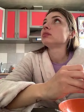 SeducingYoghourt online show from 04/24/26, 11:56