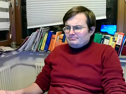 Snapshot of makau1 chatting on 01/04/25, 08:48 makau1 online show from 01/04/25, 08:48