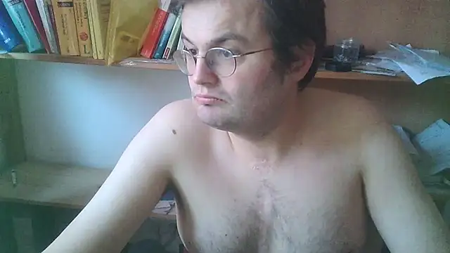 Snapshot of makau1 chatting on 11/29/25, 02:53 makau1 online show from 11/29/25, 02:53