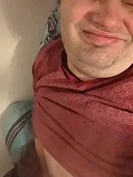 Snapshot of makau1 chatting on 12/14/25, 03:56 makau1 online show from 12/14/25, 03:56