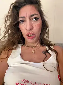 amanilouve online show from 11/17/25, 07:36