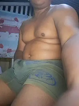 Snapshot of Efrain2090 chatting on 03/01/25, 10:24 Efrain2090 online show from 03/01/25, 10:24