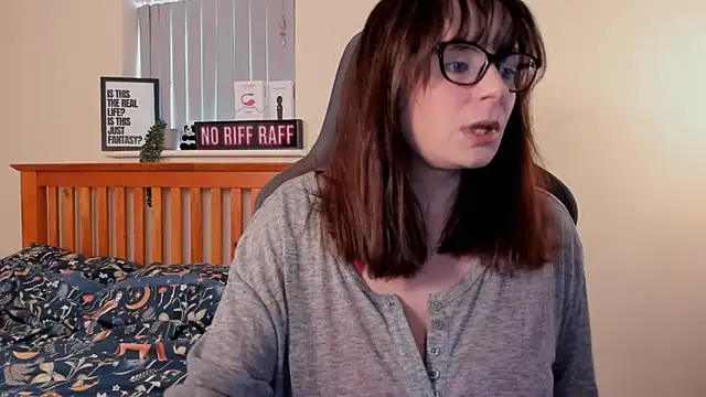 Snapshot of LucieWinters_UK chatting on 01/13/25, 02:00 LucieWinters UK online show from 01/13/25, 02:00