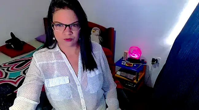 Snapshot of luchiana_hott21 chatting on 03/21/25, 02:07 luchiana hott21 online show from 03/21/25, 02:07