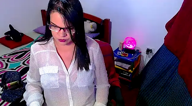 Snapshot of luchiana_hott21 chatting on 03/21/25, 08:18 luchiana hott21 online show from 03/21/25, 08:18