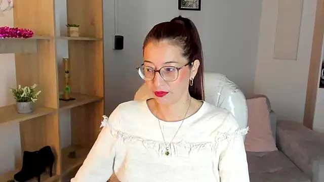 Antonnella 3 online show from 11/17/25, 12:44