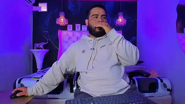 MichaelBear  online show from 10/04/25, 01:42