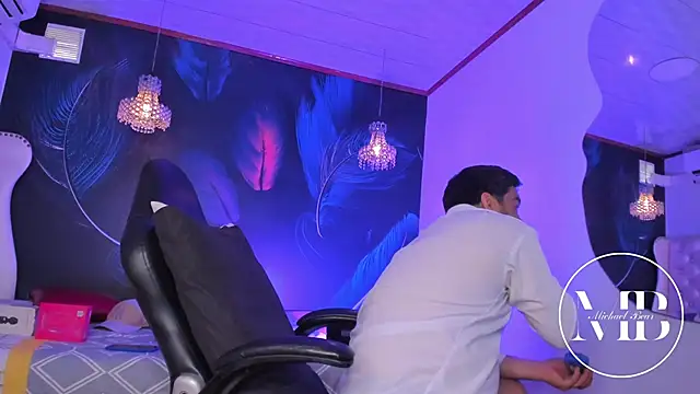 MichaelBear  online show from 01/11/26, 06:46