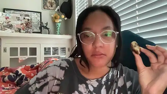 dreamyriri online show from 04/18/26, 01:59