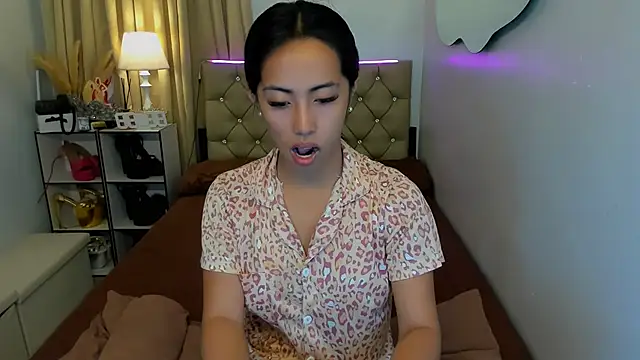 reighnempress online show from 03/04/25, 01:45