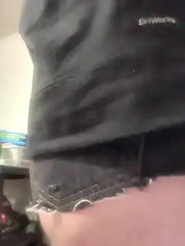 Snapshot of Mark691984 chatting on 03/18/25, 01:42 Mark691984 online show from 03/18/25, 01:42