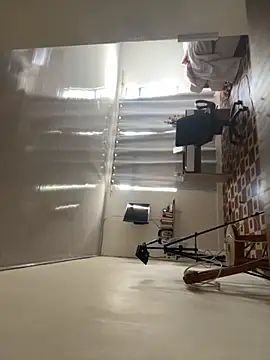 Juliana News online show from 11/11/25, 04:18