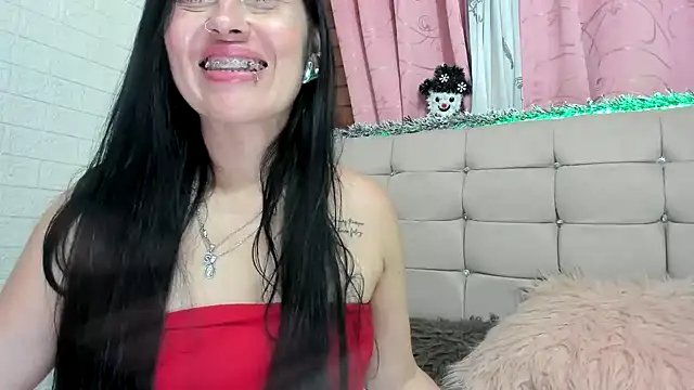 Snapshot of Tania_mature chatting on 12/27/24, 01:11 Tania mature online show from 12/27/24, 01:11
