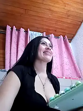 Snapshot of Tania_mature chatting on 12/28/24, 07:11 Tania mature online show from 12/28/24, 07:11