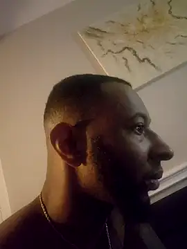 Snapshot of bosstang770 chatting on 12/28/24, 02:43 bosstang770 online show from 12/28/24, 02:43