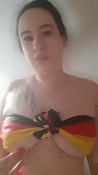Snapshot of Tinka-Bella-Privat chatting on 06/25/26, 03:39 Tinka-Bella-Privat online show from 06/25/26, 03:39