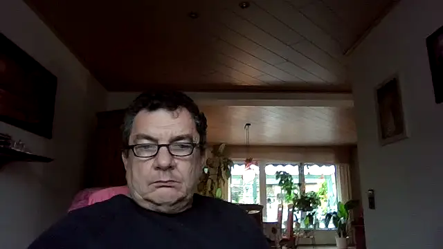 Snapshot of Nobbie444 chatting on 11/15/25, 10:23 Nobbie444 online show from 11/15/25, 10:23