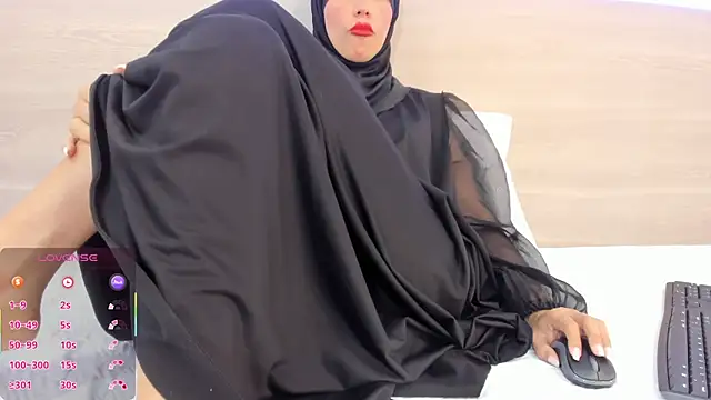 Snapshot of hanajameela chatting on 07/17/26, 12:01 hanajameela online show from 07/17/26, 12:01
