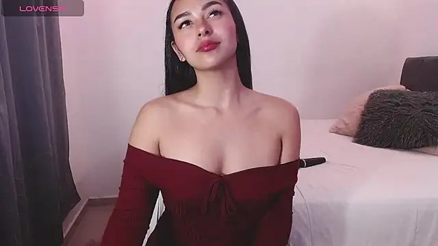 Melaniie01 online show from 04/10/26, 11:20