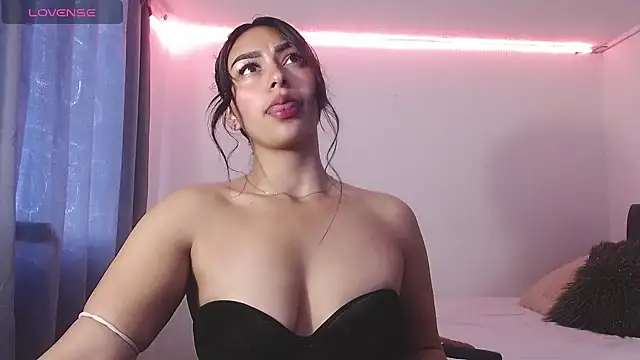 Melaniie01 online show from 04/20/26, 10:44