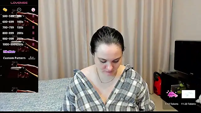 Snapshot of AlanaBrox chatting on 05/04/26, 06:48 AlanaBrox online show from 05/04/26, 06:48