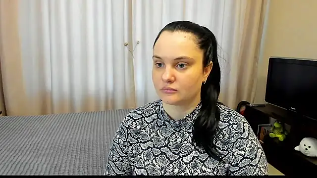 Snapshot of AlanaBrox chatting on 05/15/26, 02:46 AlanaBrox online show from 05/15/26, 02:46