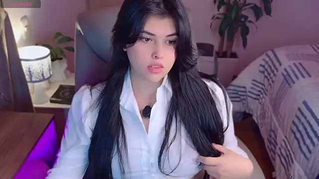 Snapshot of Alyaa_s chatting on 04/29/26, 02:59 Alyaa s online show from 04/29/26, 02:59