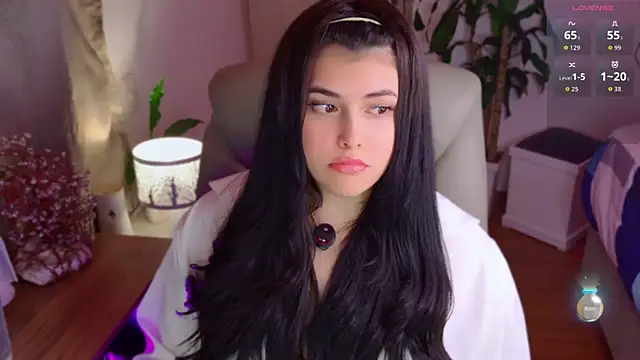 Snapshot of Alyaa_s chatting on 06/06/26, 01:54 Alyaa s online show from 06/06/26, 01:54