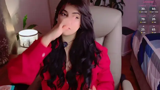 Snapshot of Alyaa_s chatting on 06/07/26, 01:43 Alyaa s online show from 06/07/26, 01:43