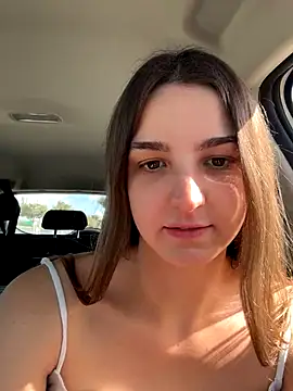 DoriDeluxe66 online show from 10/31/25, 10:27