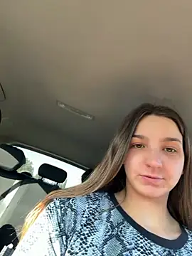 DoriDeluxe66 online show from 11/24/25, 10:15