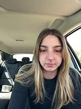 DoriDeluxe66 online show from 04/10/26, 10:09