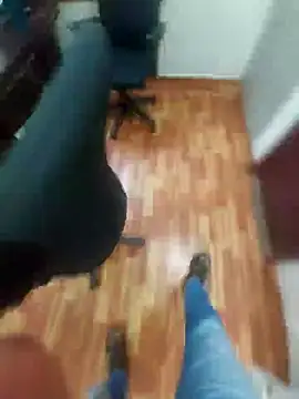 Snapshot of Stripkomal chatting on 12/17/24, 12:54 Stripkomal online show from 12/17/24, 12:54