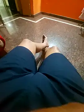 Snapshot of Stripkomal chatting on 12/19/25, 04:14 Stripkomal online show from 12/19/25, 04:14