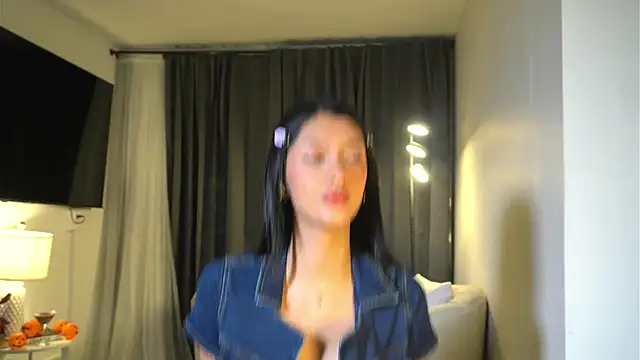 Snapshot of kendall_ruiz chatting on 10/27/25, 11:20 kendall ruiz online show from 10/27/25, 11:20