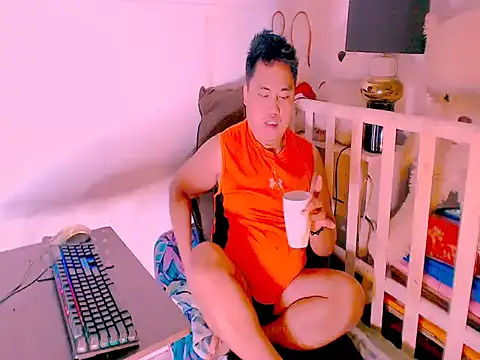 Snapshot of Hardking_69 chatting on 06/30/26, 10:49 Hardking 69 online show from 06/30/26, 10:49