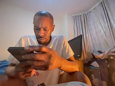 CuzzyB69 online show from 03/07/25, 05:40