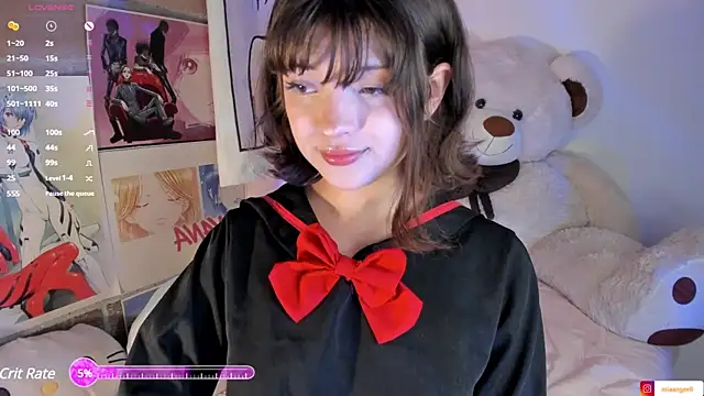 Snapshot of mia_angel_ chatting on 02/13/25, 10:33 mia angel  online show from 02/13/25, 10:33