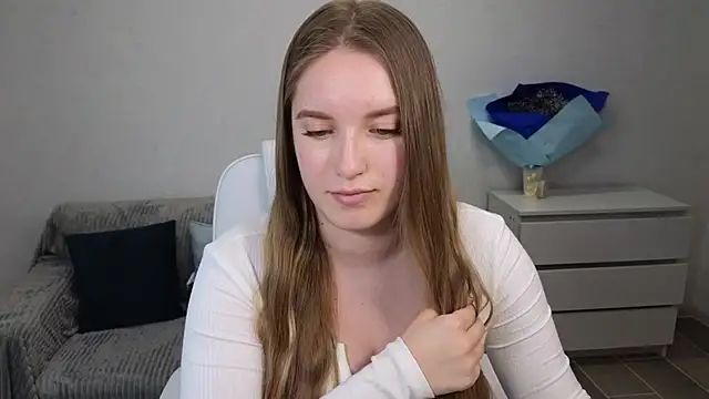 Snapshot of EvaMaddison chatting on 01/08/25, 03:17 EvaMaddison online show from 01/08/25, 03:17