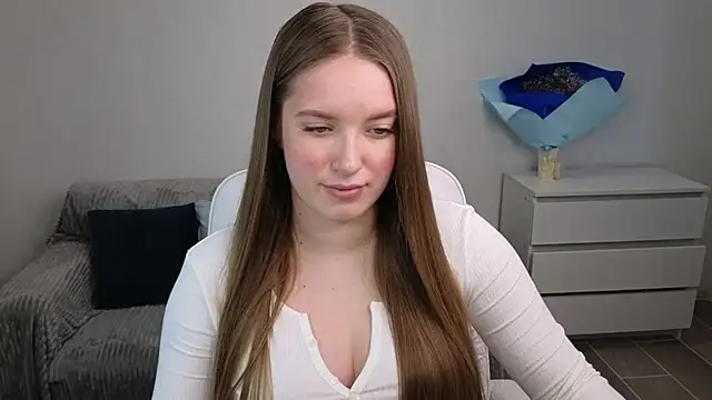 Snapshot of EvaMaddison chatting on 02/08/25, 06:01 EvaMaddison online show from 02/08/25, 06:01