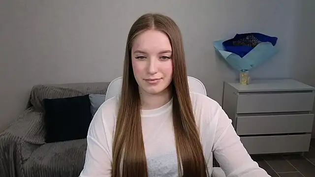 Snapshot of EvaMaddison chatting on 02/27/25, 08:28 EvaMaddison online show from 02/27/25, 08:28