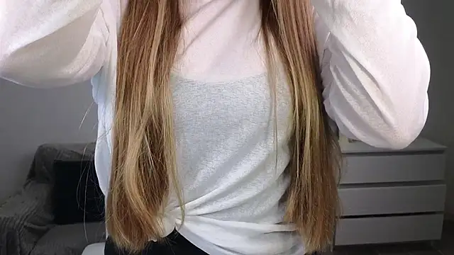 Snapshot of EvaMaddison chatting on 03/01/25, 04:22 EvaMaddison online show from 03/01/25, 04:22