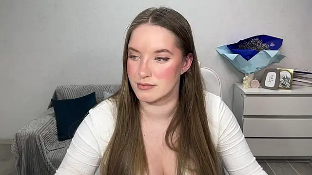 Snapshot of EvaMaddison chatting on 11/16/25, 06:02 EvaMaddison online show from 11/16/25, 06:02